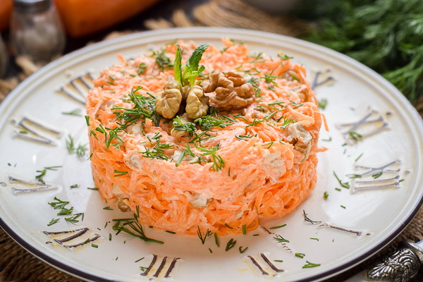 салат из моркови с орехами и чесноком рецепт фото 8